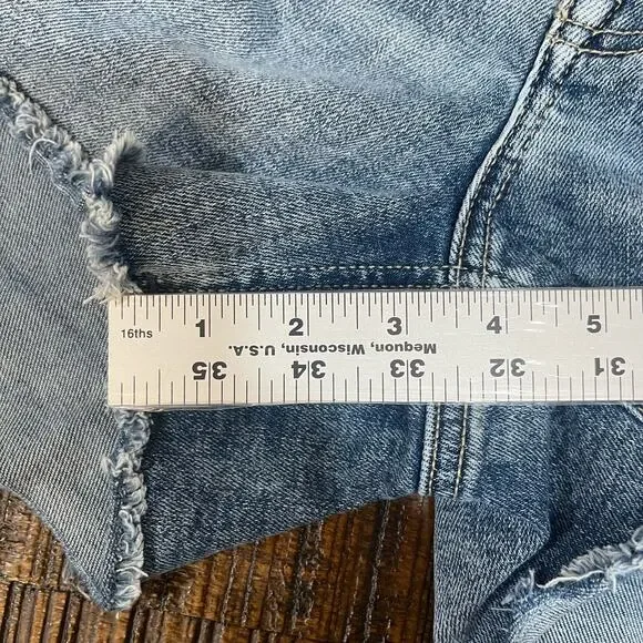 Maurices Edgely Hi-Rise Button Fly Distressed Jean Shorts Sz 2 - Picture 6 of 7